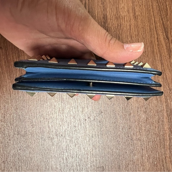 Valentino Garavani Rockstud Compact Wallet - Picture 13 of 16